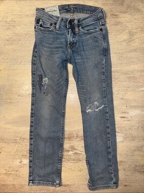 Abercrombie & Fitch Kids light blue denim Distressed Jeans Size 8 Years